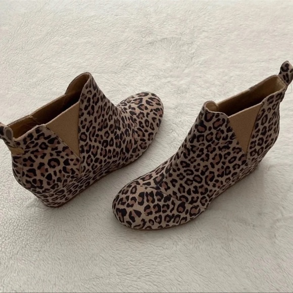 (NWT) TOMS Kelsey Wedge Leopard Print Bootie - Picture 12 of 12